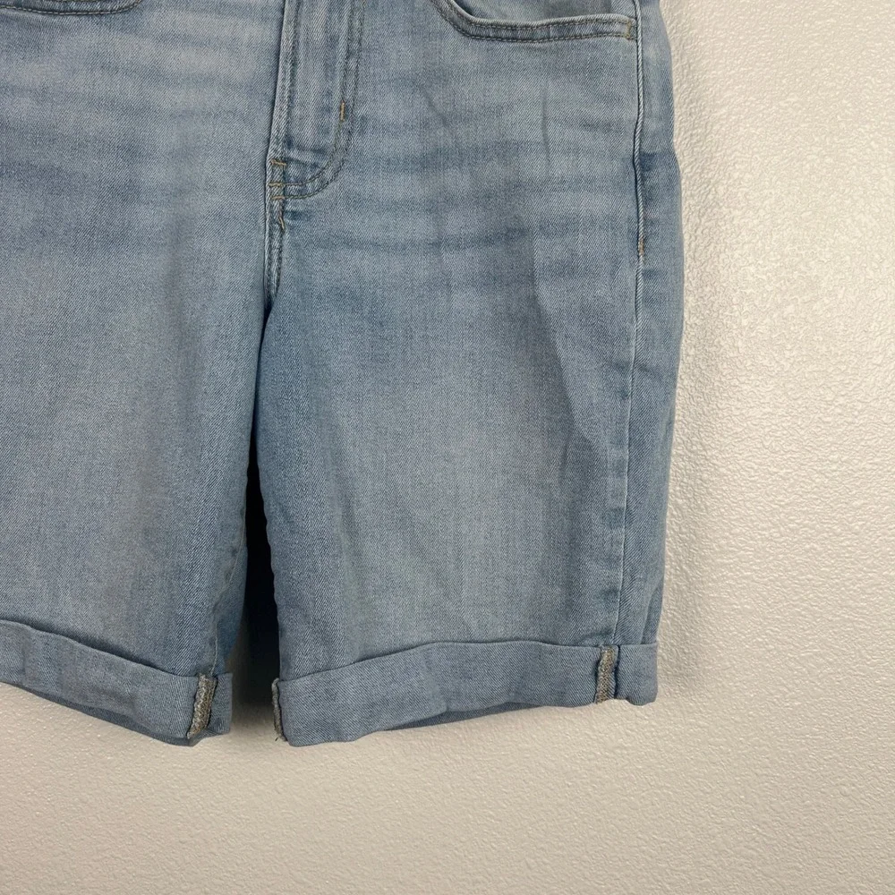 Old Navy Women's Bermuda High‎ Rise Wow Shorts Sz 4